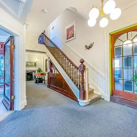 Guest house -rbbc-cozy Double In Shared House Leeds (West Yorkshire)