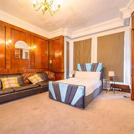 Guest house -rbbc-cozy Double In Shared House Leeds (West Yorkshire)