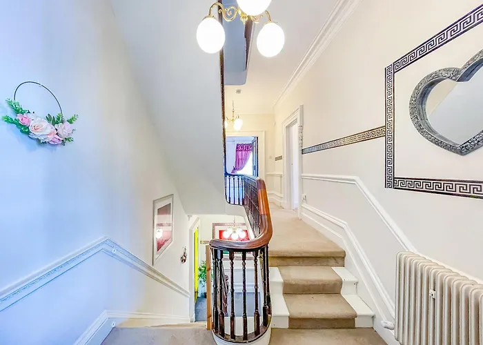 -rbbc-cozy Double In Shared House ليدز